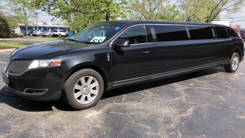 Lincoln MKT limousine